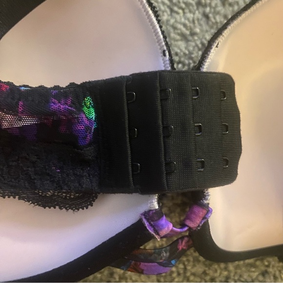 Victoria’s Secret Very Sexy Push Up Bra - Picture 4 of 6